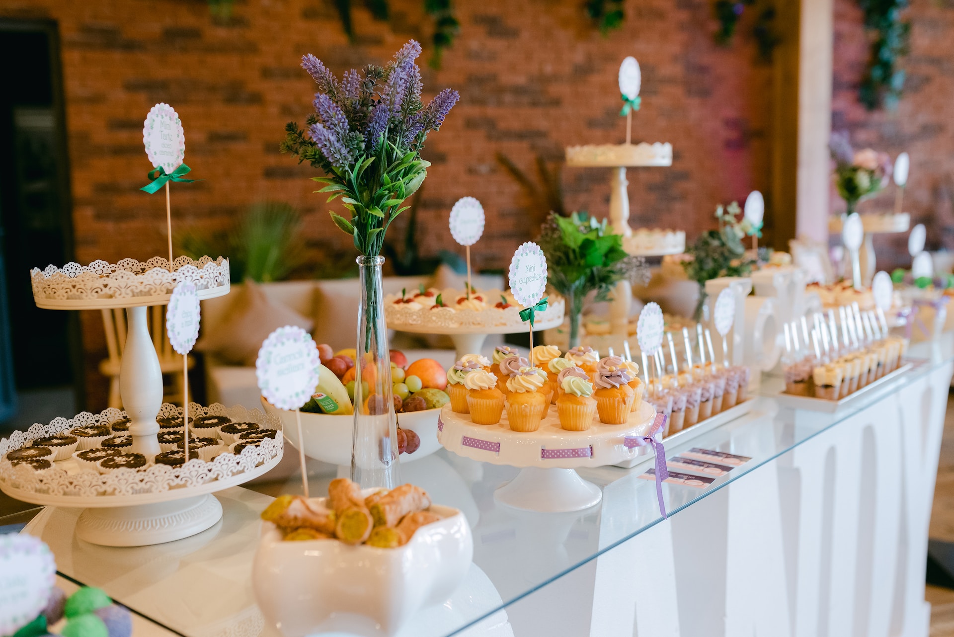  Love is in the Air: 25 Ultimate Tips and Guides for Exceptional Wedding Event Catering