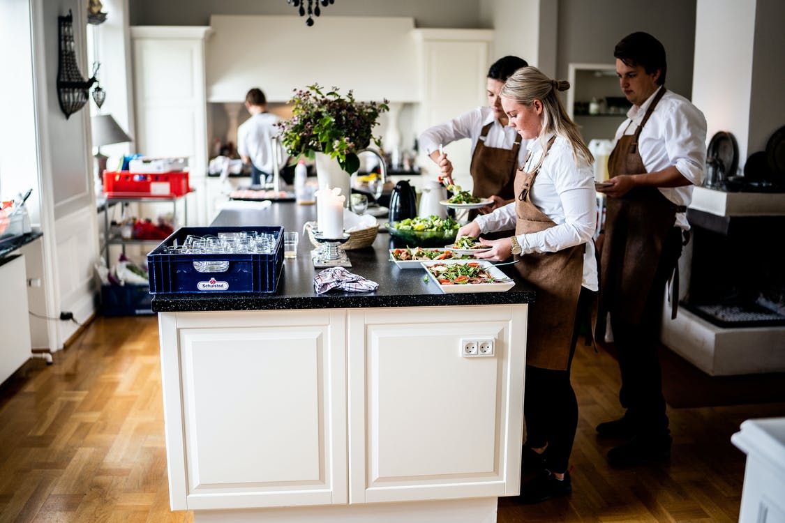 Reducing Food Waste When Catering For Large Groups